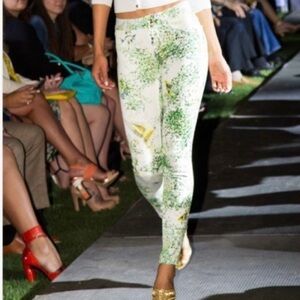 Ted Baker Paris Bird Print Mid Rise Skinny Jeans Women’s 26, fit like a 0